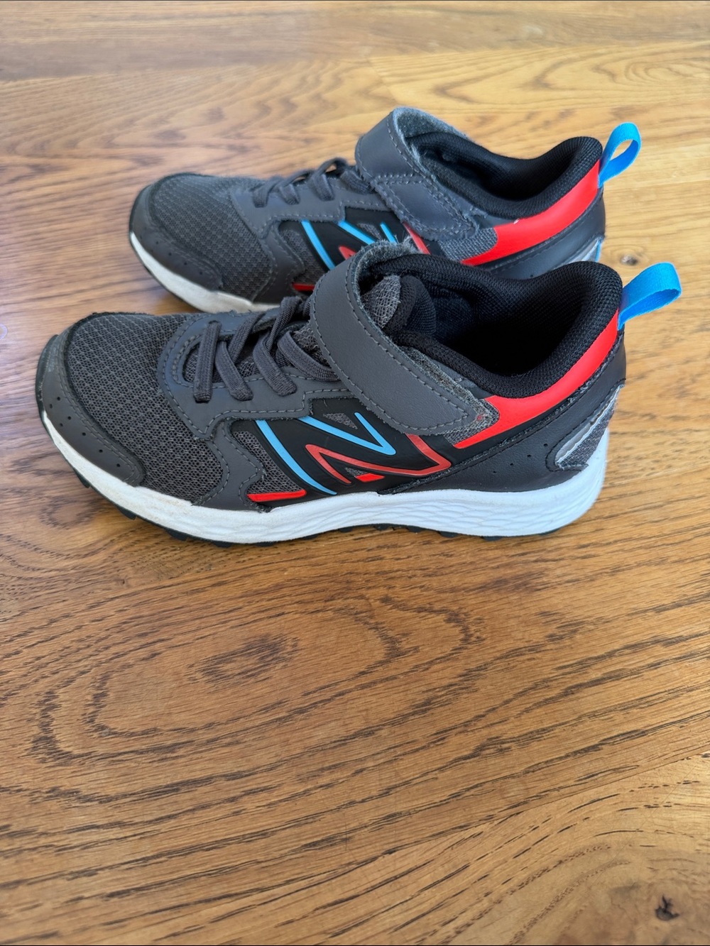 New Balance Kids Grey Sneakers with Blue & Red Accents - Velcro Closure